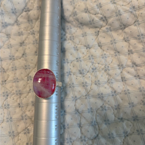 Elegant Silver and Pink Stone Ring - Picture 5 of 6